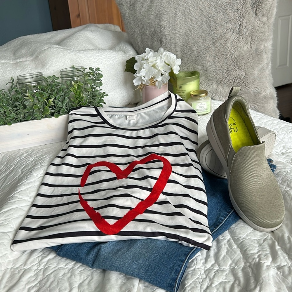 Super soft long sleeve striped t with ❤️